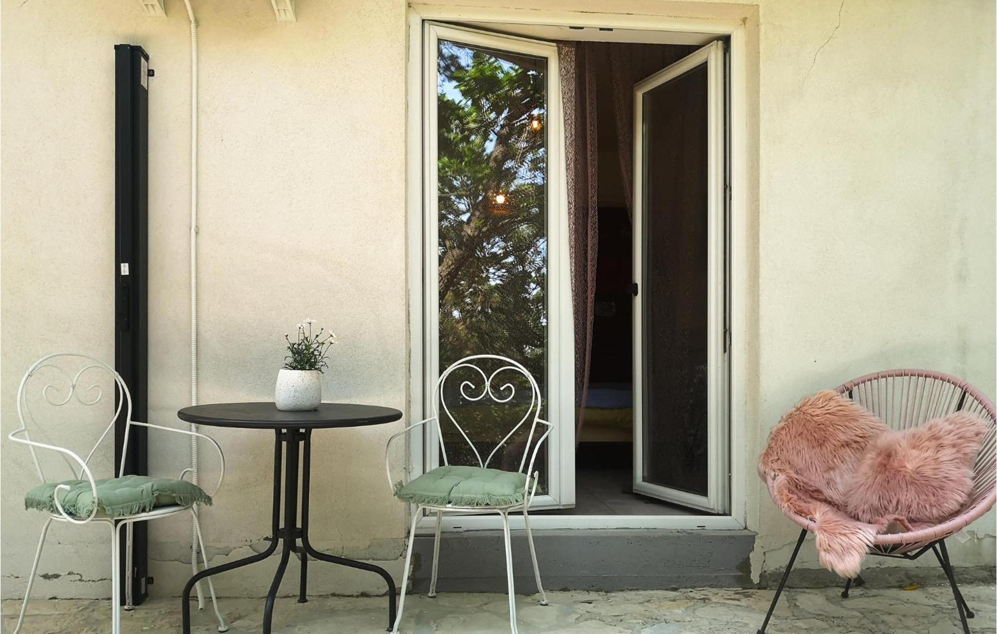 Pet Friendly Apartment In Novalja With Kitchen エクステリア 写真